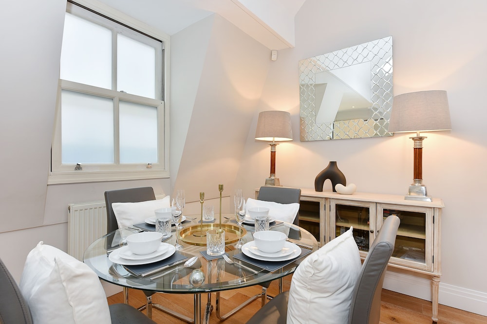 London Choice - South Kensington Mews II