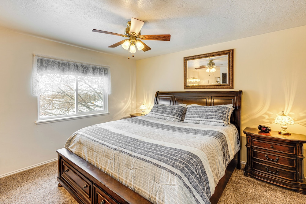 Fenced Yard, Patio: Family-friendly Pocatello Home