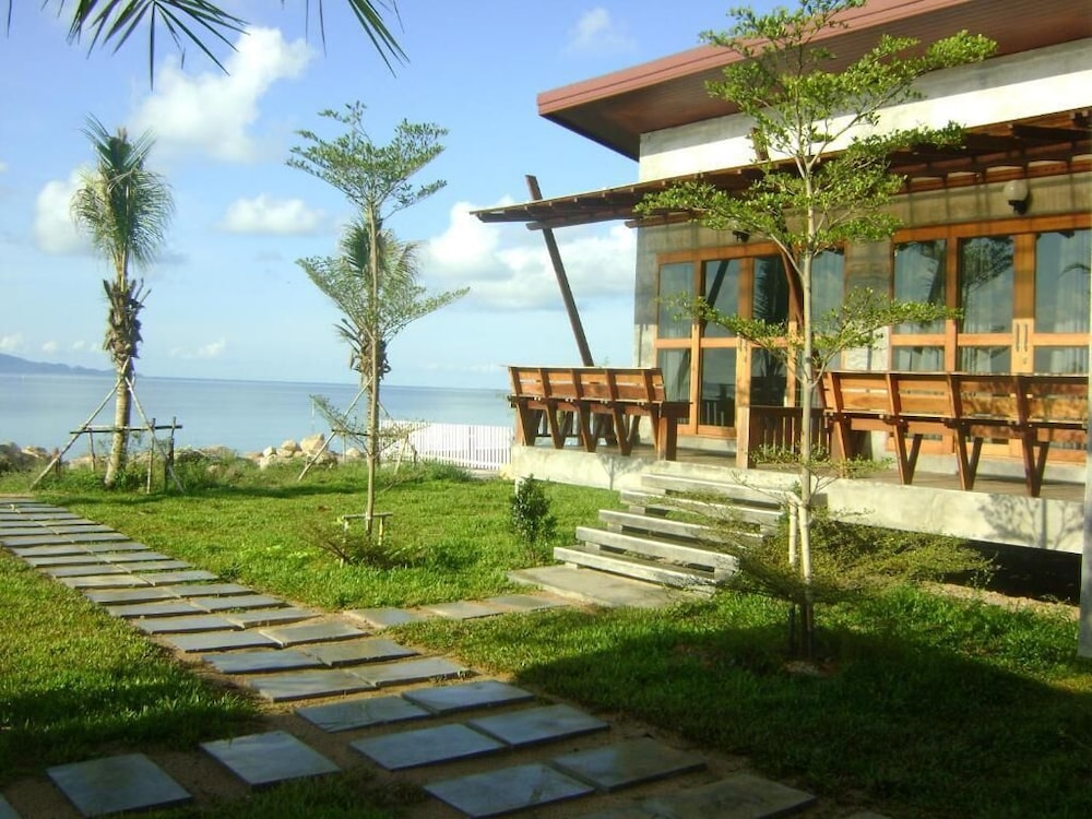 Phangan Palm Beach Resort