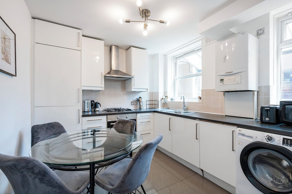 Spacious London stay -3 Bedroom property