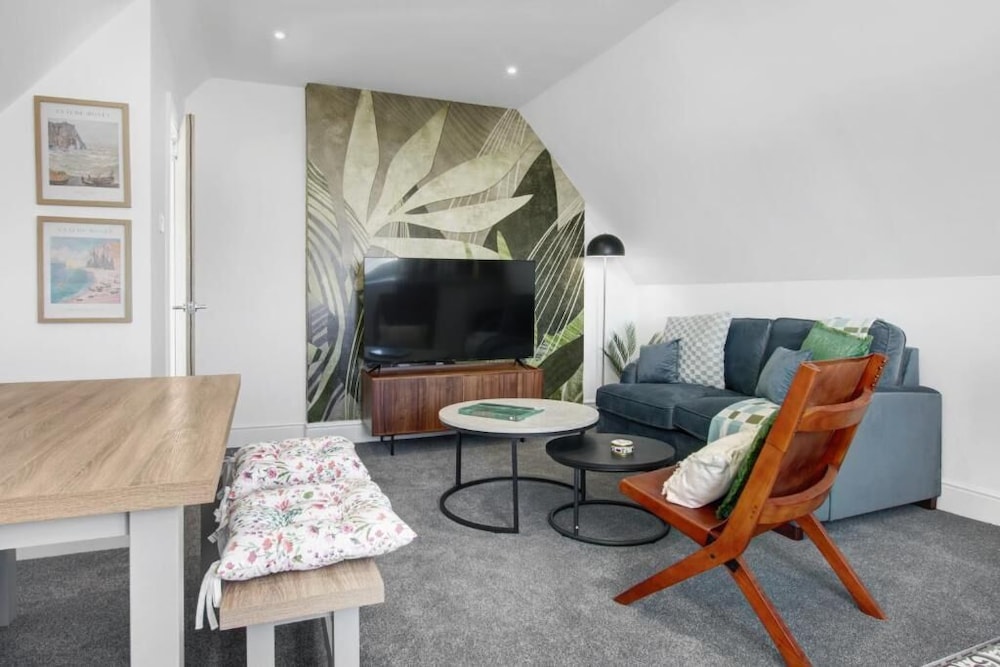 Cardiff City Base Modern 2-bed Apartment