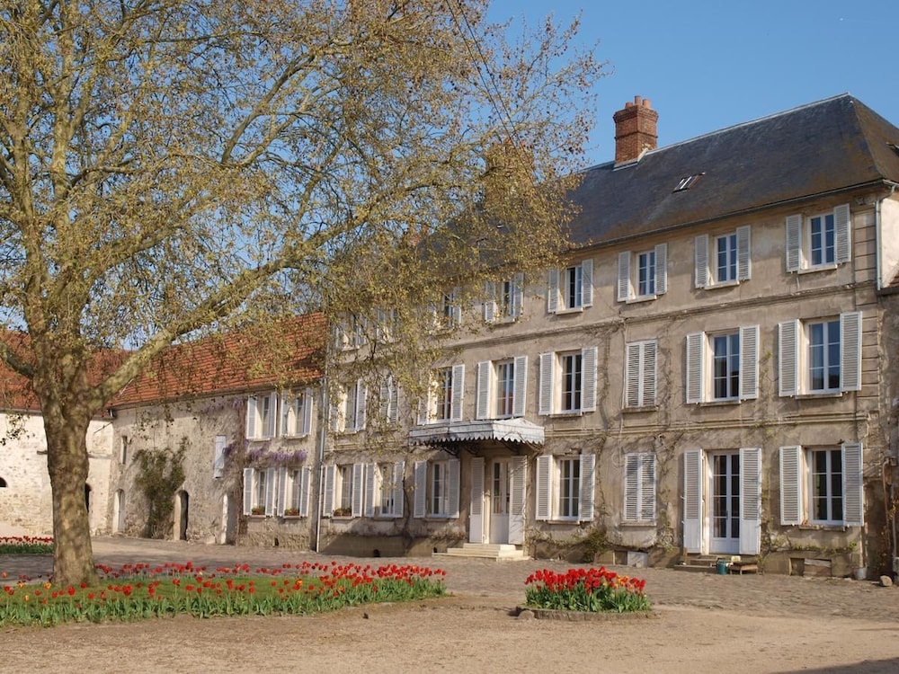 Domaine de Scipion view 3