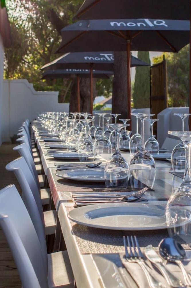 Four Oaks Guesthouse