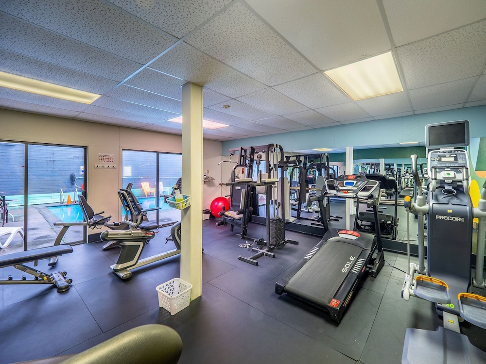 Cedars Inn Hotel  Convention Center - Property Image 4