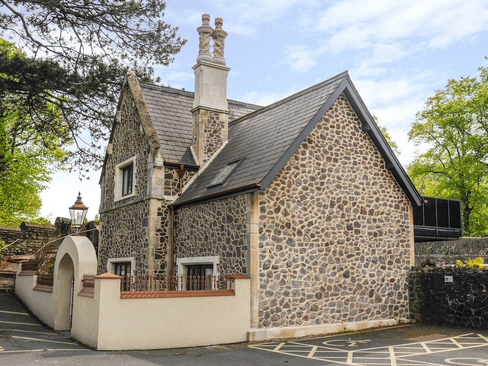 Malvern Vacations - Sleepers Suite - Property Image 11