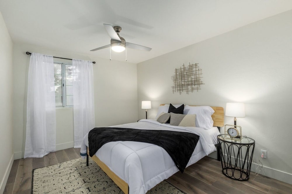 5BR Citrus Estate Sleeps 13 Free Htd Pool Gameroom