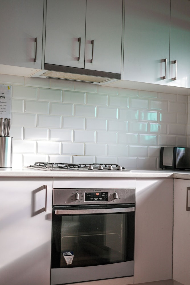 StayAU Newly Modern Comforts 3BRM Home Cranbourne