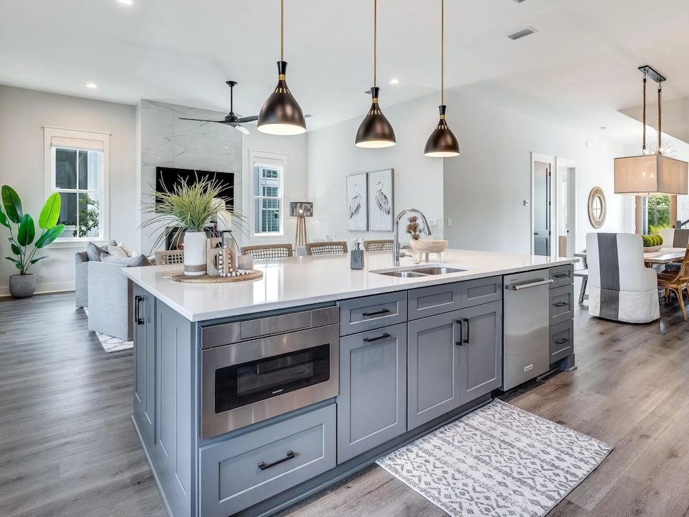 Honeybee by Southern Vacation Rentals