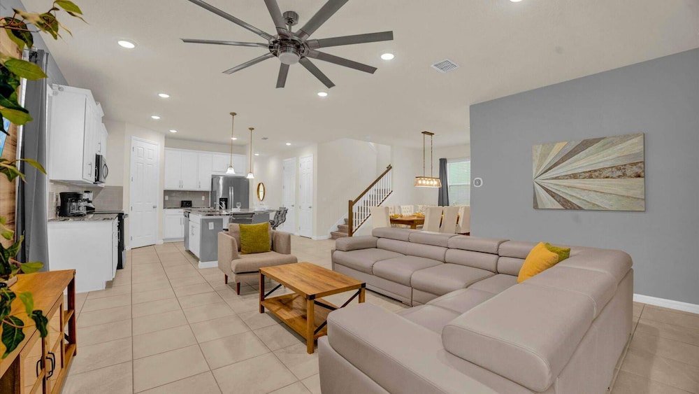 Upstay: Large Resort Home w Private Pool & Hot Tub