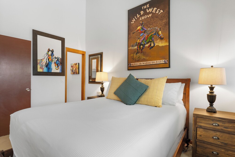 Tennis Townhome #1327 : 2, 225