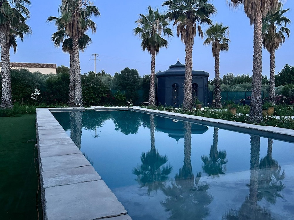 Chambre Luxe Piscine Jardin vue Palmeraie Cuisine