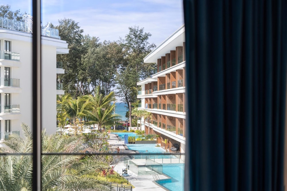 Premier Kora 3-bedroom Apartment E333 Beachfront