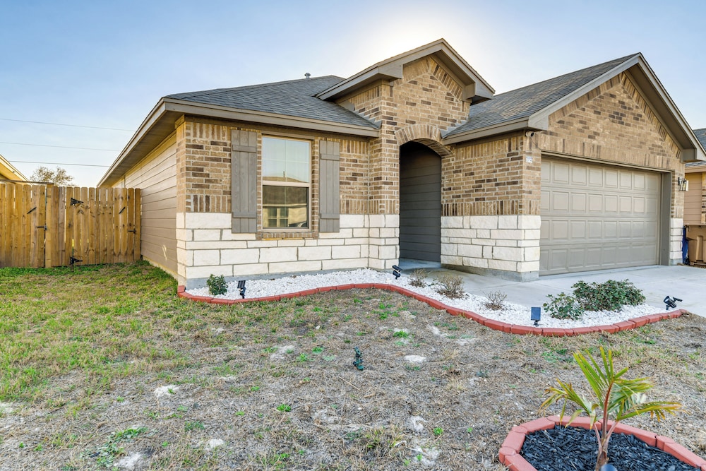3 Mi to Marina: Pet-friendly Gem in Corpus Christi