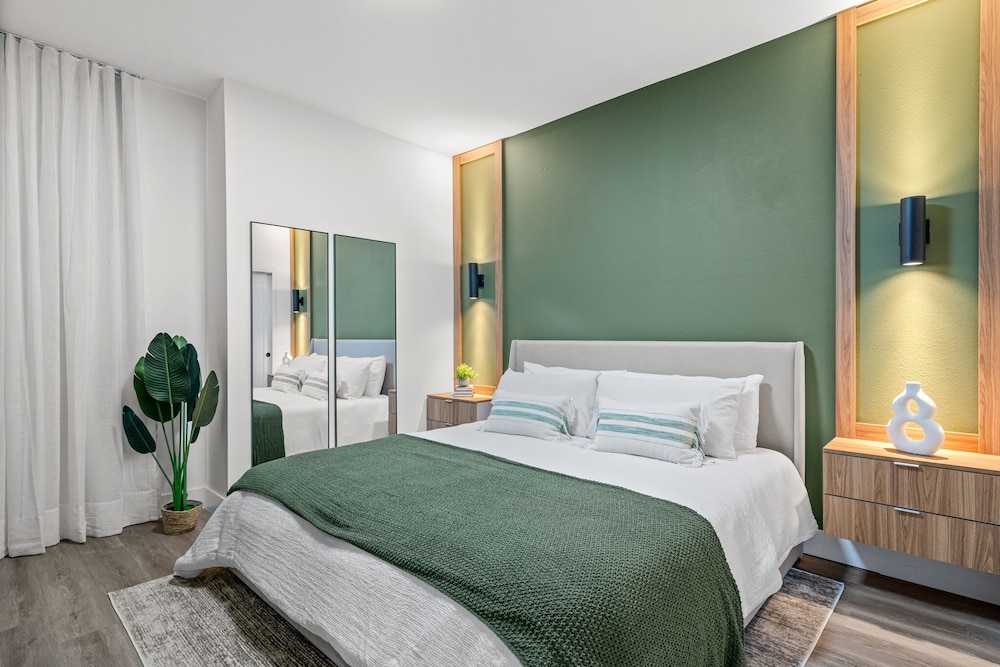 Best Stay Chic Design Themed Rooms Pool