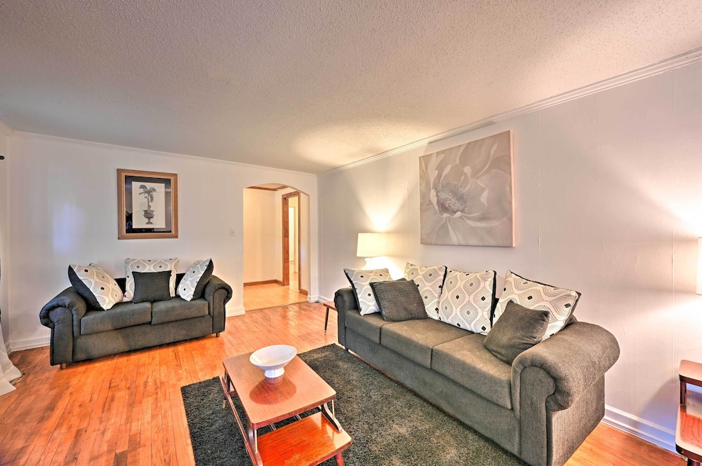 Blounts Creek House w/ Yard - Pets Welcome!