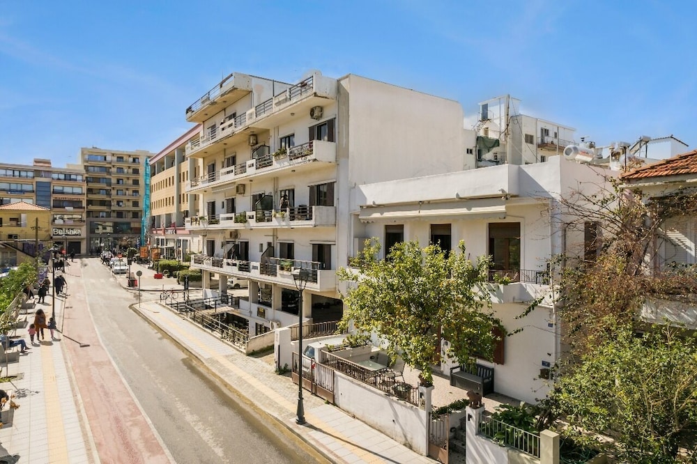 Lion's Yard
