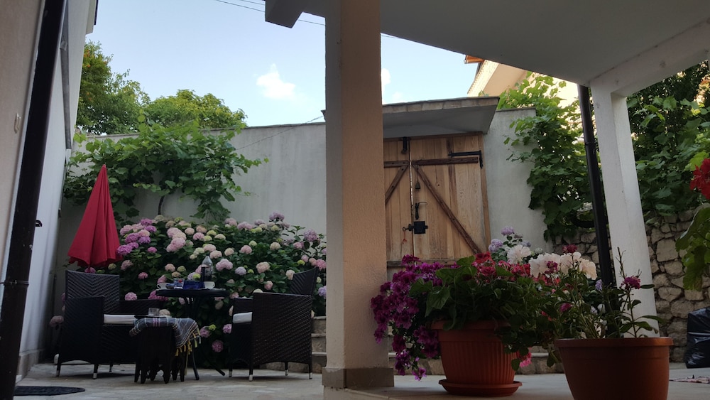 Photo 18