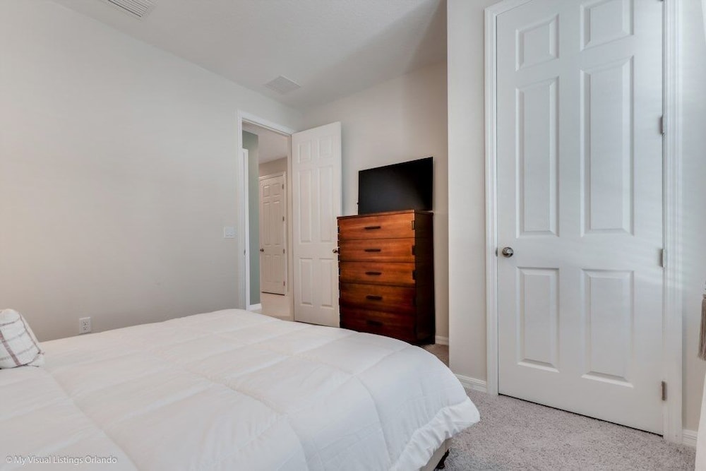 1545carey 4 Bedroom Townhouse by Redawning - Image 5