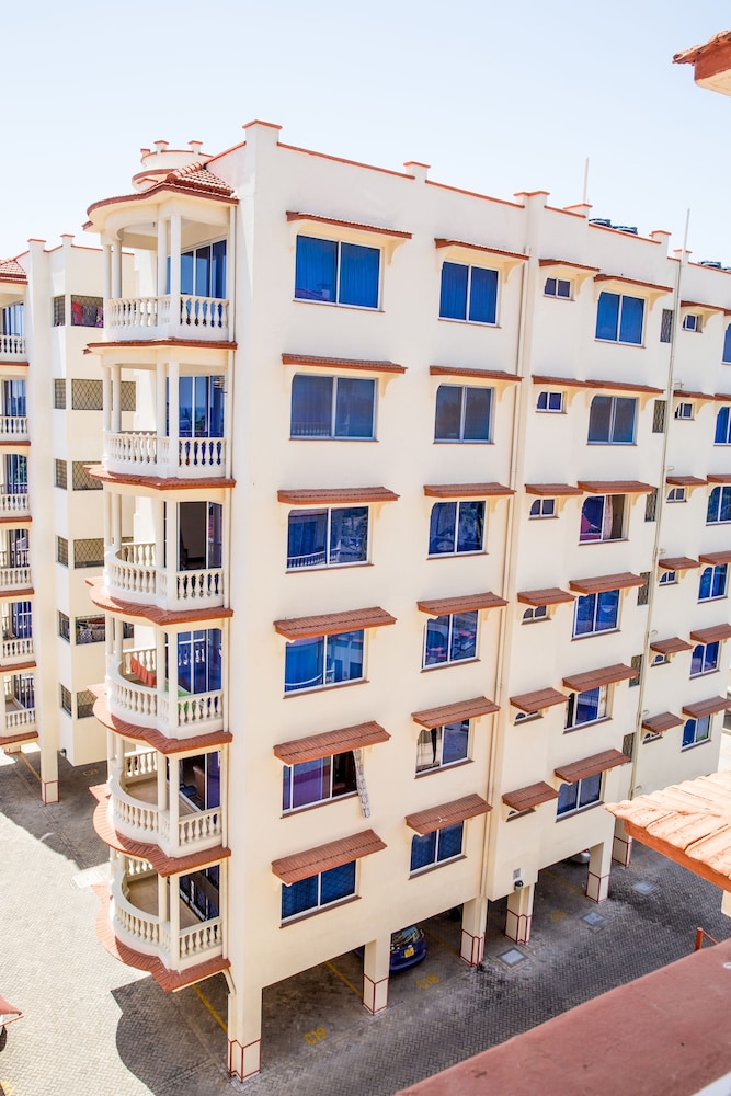 Safiri Kenya Home