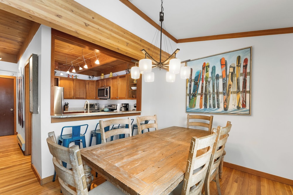 Tennis Townhome #1327 : 2, 225