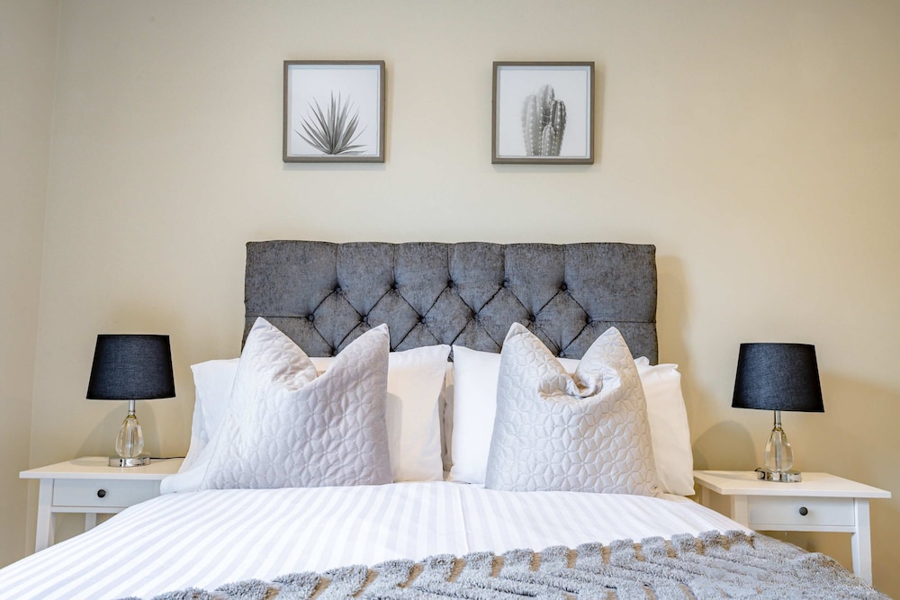 Host Stay Shaw Street Suite