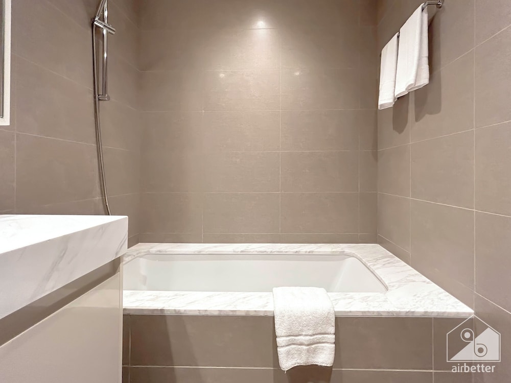 Spacious 3.5 Bedroom Apartment in Burj Royale