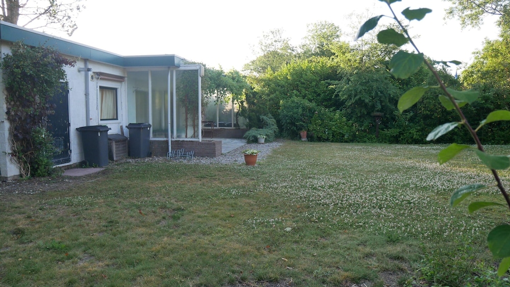 Cozy Family Home With Lovely Garden