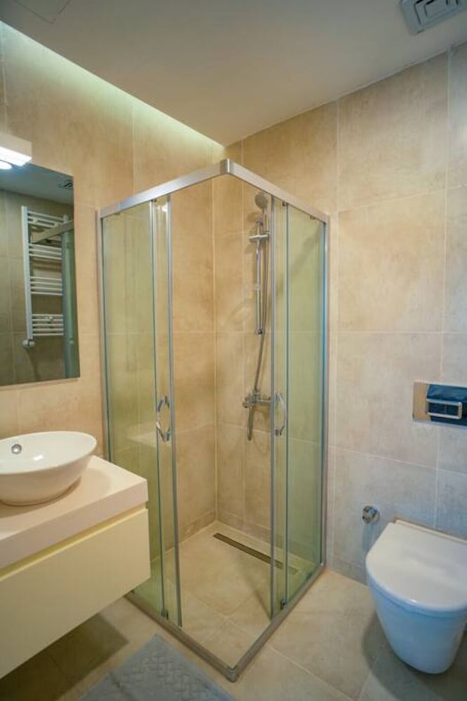 Luxurious 2 1 Apartment Near Mall of Istanbul