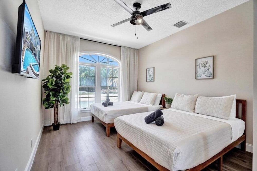 6br Elegant Hollywood Lakes Mansion W/ Pool & Spa 6 Bedroom Home