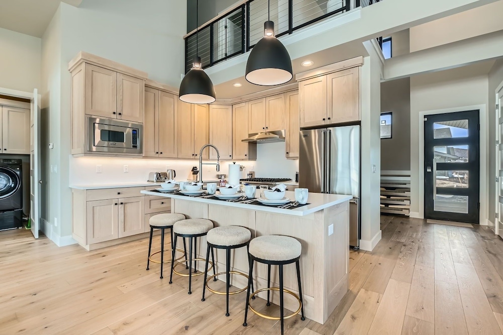 Deer Valley Mountain Luxury At Jordanelle! 893 4 Bedroom Townhouse