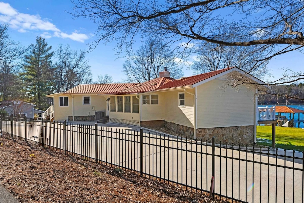Pleasant Cove Waterfront Getaway With Fire Pit, Deck, and Lake Views