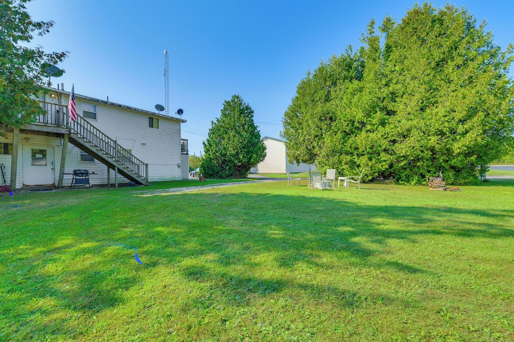 Cozy Apt < 1 Mi Near Lake Huron & Mackinac Island!