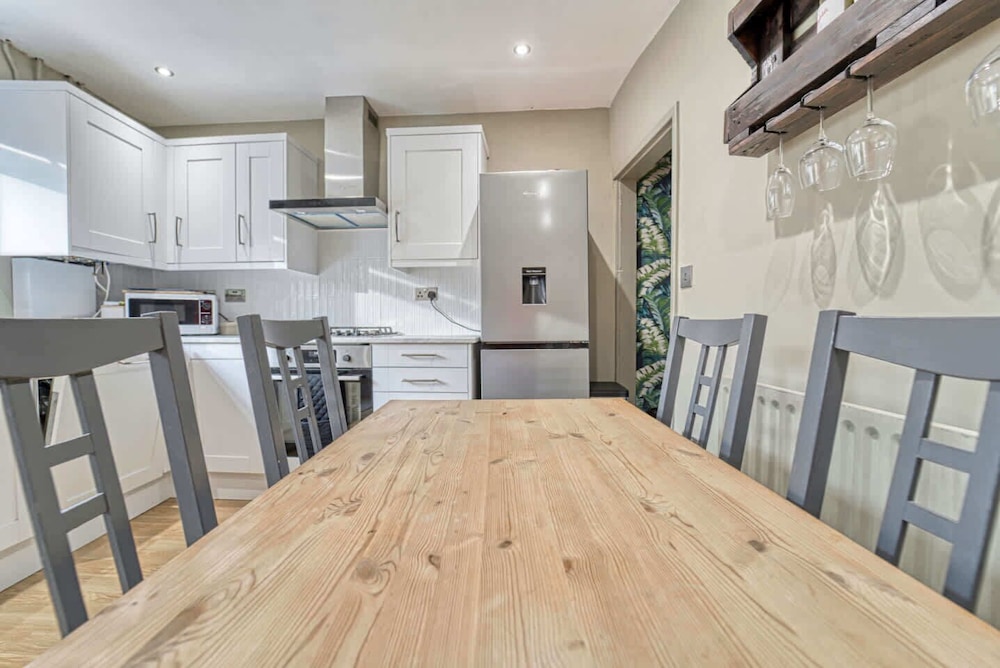 Host Stay Loughborough Road House