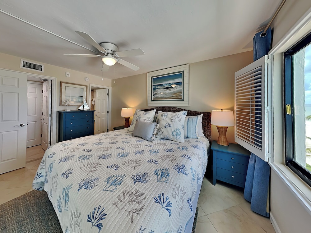 Seaside 4 by Distinctive Beach Rentals