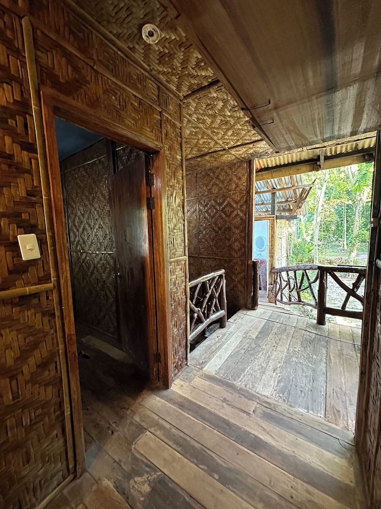 Playa Del Fuego Beach Hostel and Resort