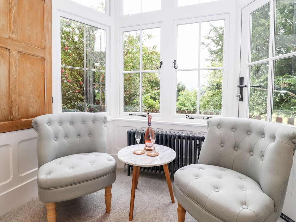 Eller Close House