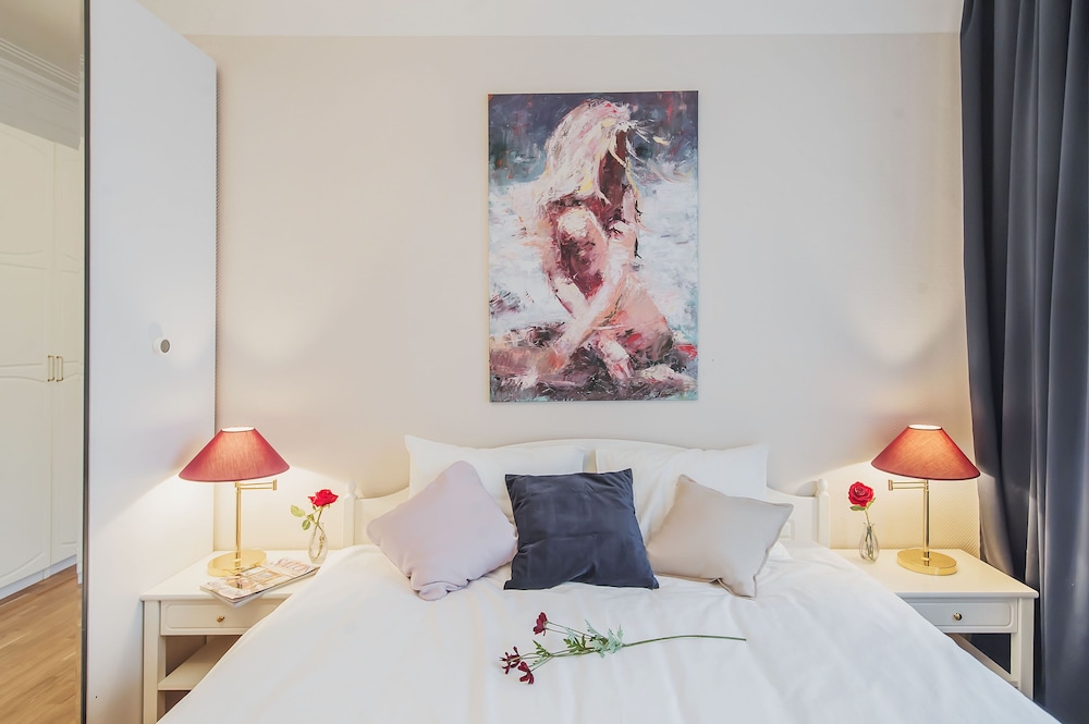 GM Apartment Staropimenovskiy 16