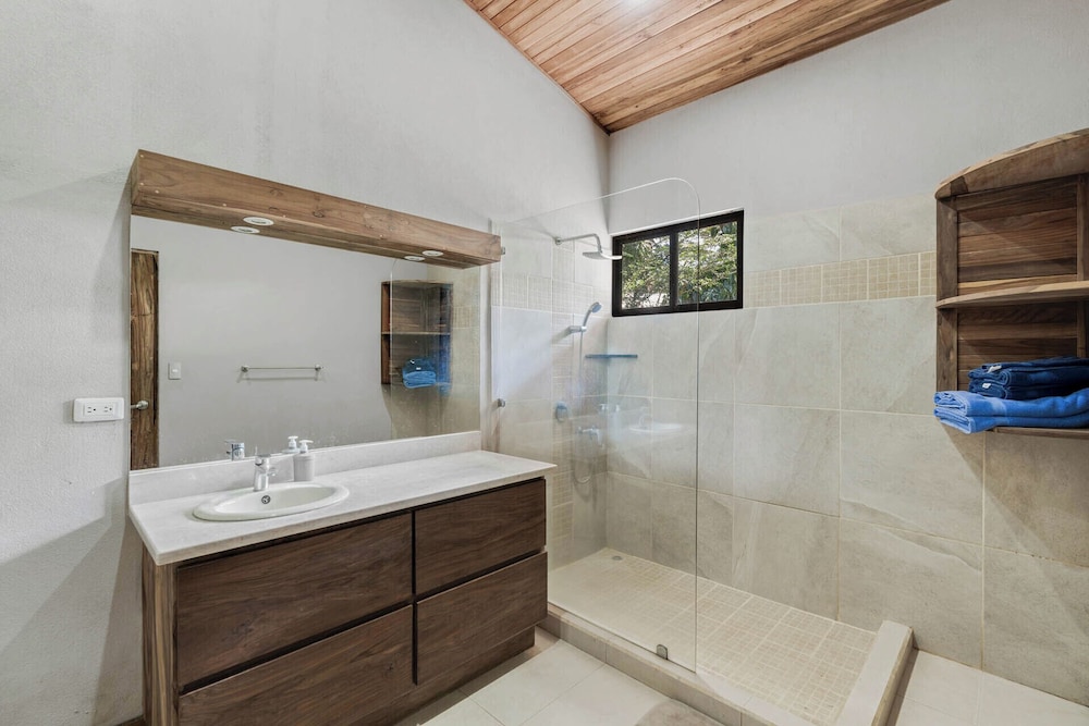 Stylish 3-Bedroom Tropical Escape with Pool & Outdoor Living, 1 Block from Playa Potrero