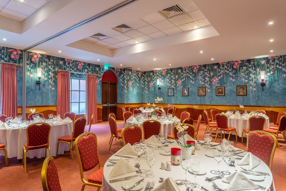 Waterford Vacations - Dooleys Hotel Waterford City - Property Image 2