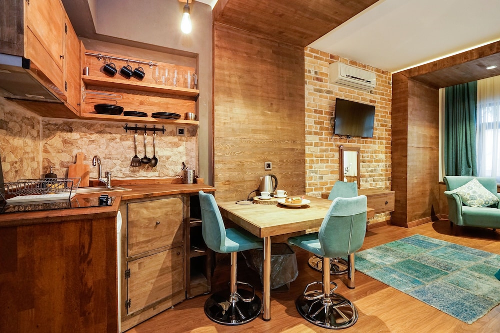 Cube Suitler - Image 40