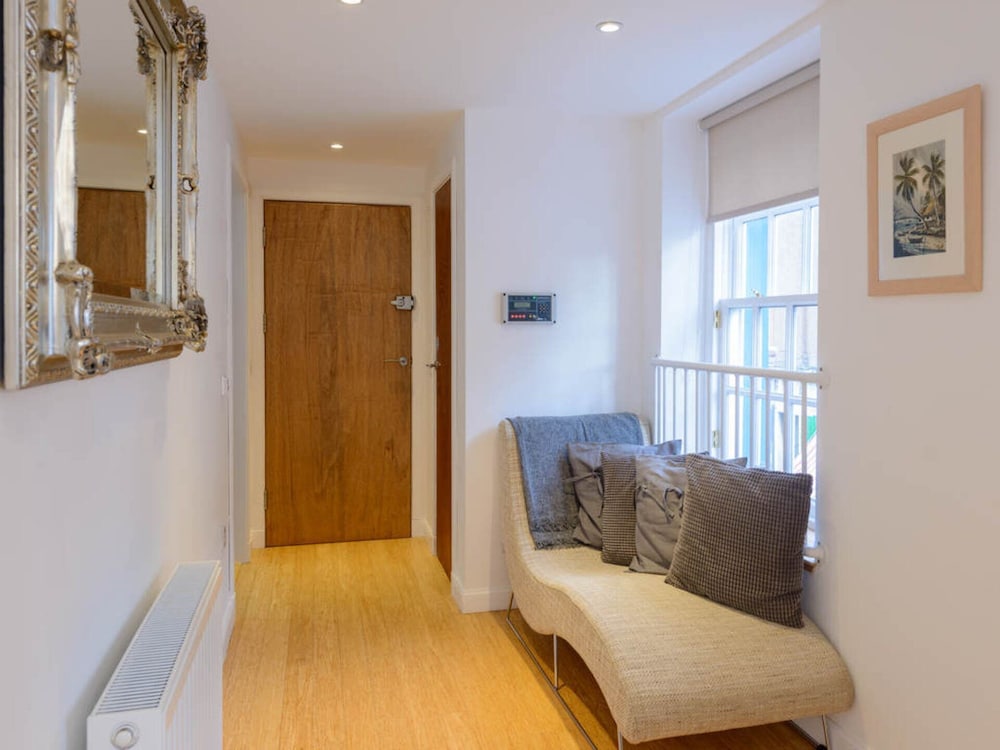 Curlew - Double Upper Apartment view 4