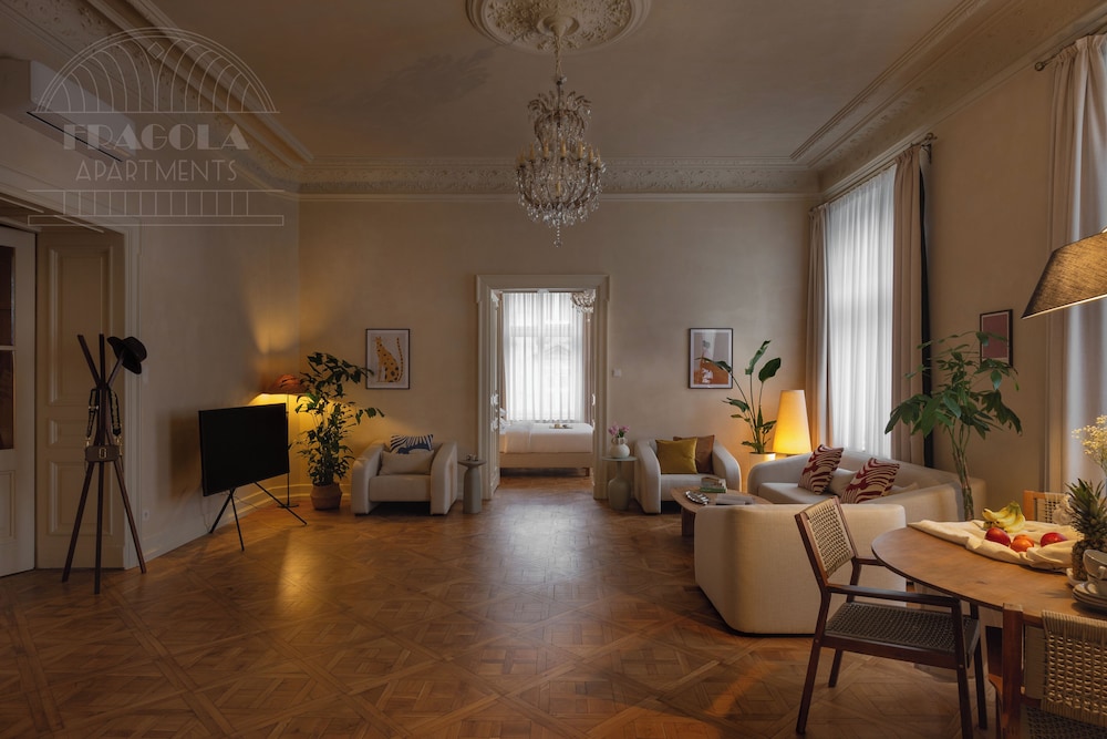 Fragola Apartments Le Jardin