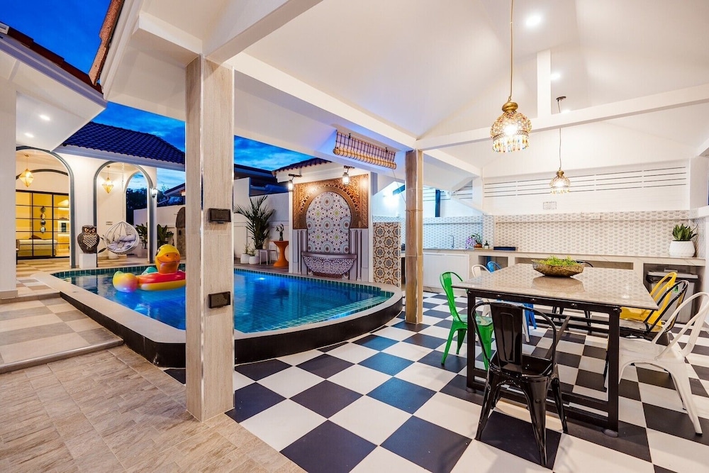 Full moon Bay hua hin Cha-am