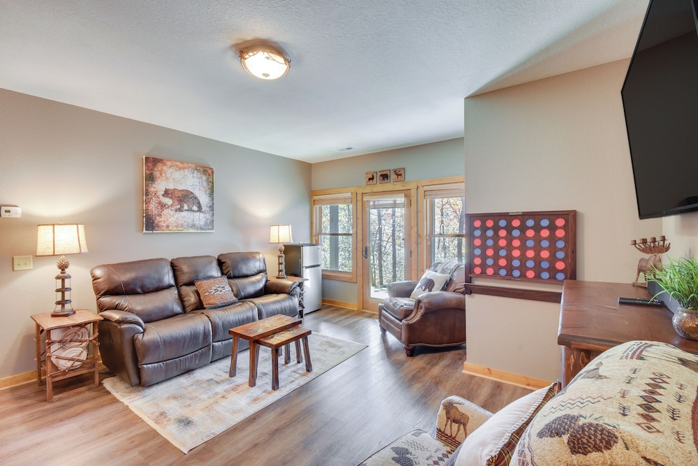 Fish, Hike & Swim: Lake Burton Retreat w/ Hot Tub!