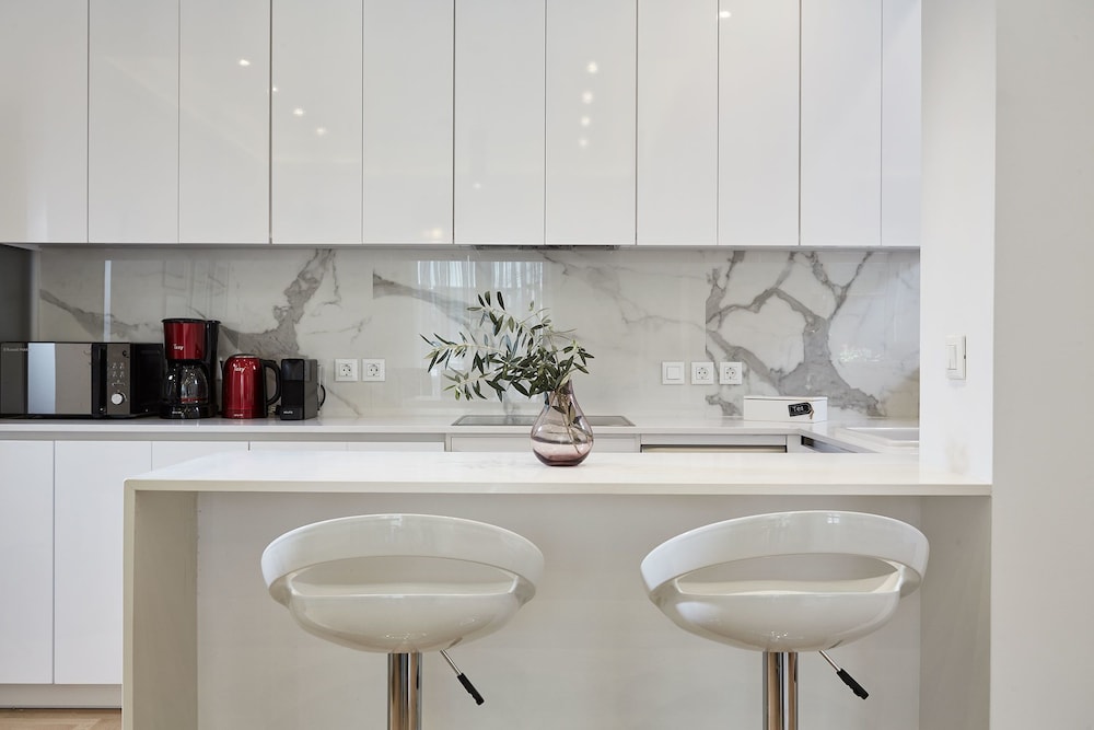 Luxurious Spacious Apt next  Hilton Area