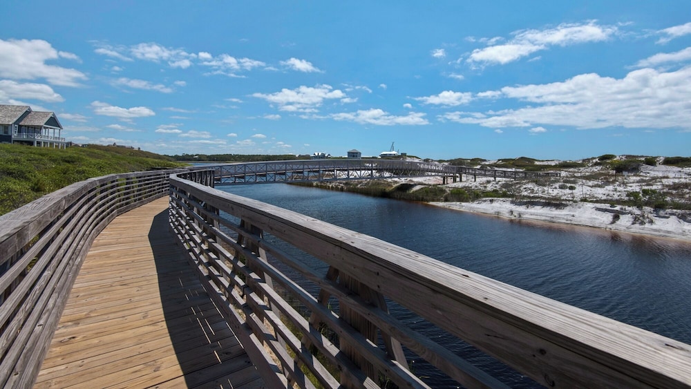 Watersound Beach Retreat Pool & Gulf Views + Free Attraction Tickets!