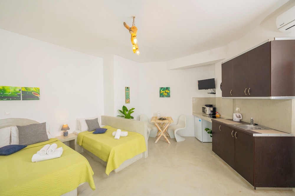 Loukas & Emma Eco Houses