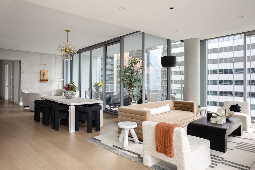 The Lyra Luxury Group Getaway - Two Penthouses