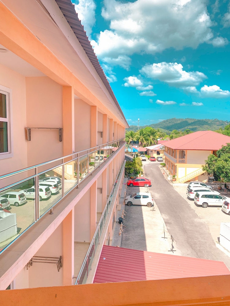 Amzar Motel Cenang