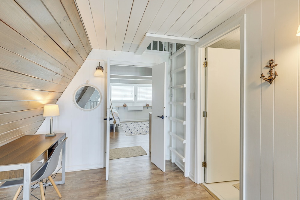 Unique A-frame Beach House: 'the Beacon at Oib'